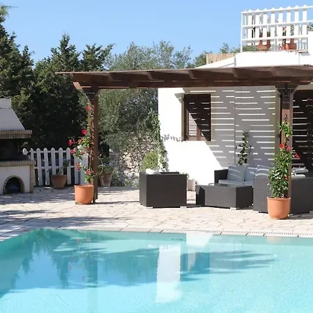 Paparouna Villa Magazia