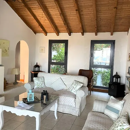 Paparouna Villa *
